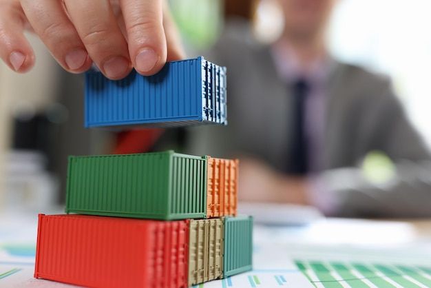روش پیدا کردن کالاهای مناسب صادراتی از ایران به یک کشور با فرمول انتخاب بازار